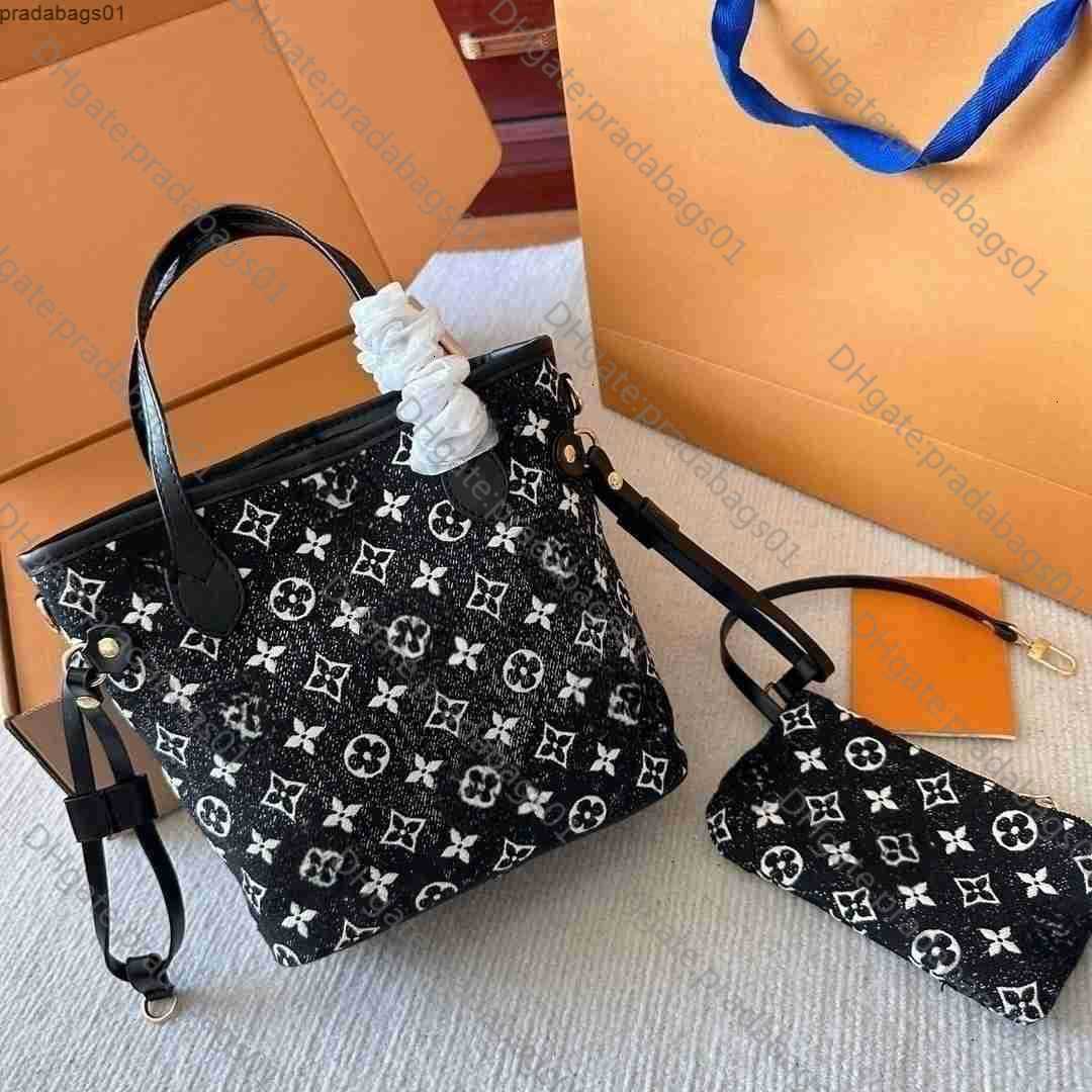 Suitcase and bag dinner Hong Kong Tote Bag Women's Large Capacity 2023 New Fashion Autumn Winter Leather Commuter Single Shoulder, Blue
Suitcase and bag dinner Hong Kong Tote Bag Women's Large Capacity 2023 New Fashion Autumn Winter Leather Commuter Single Shoulder, Blue