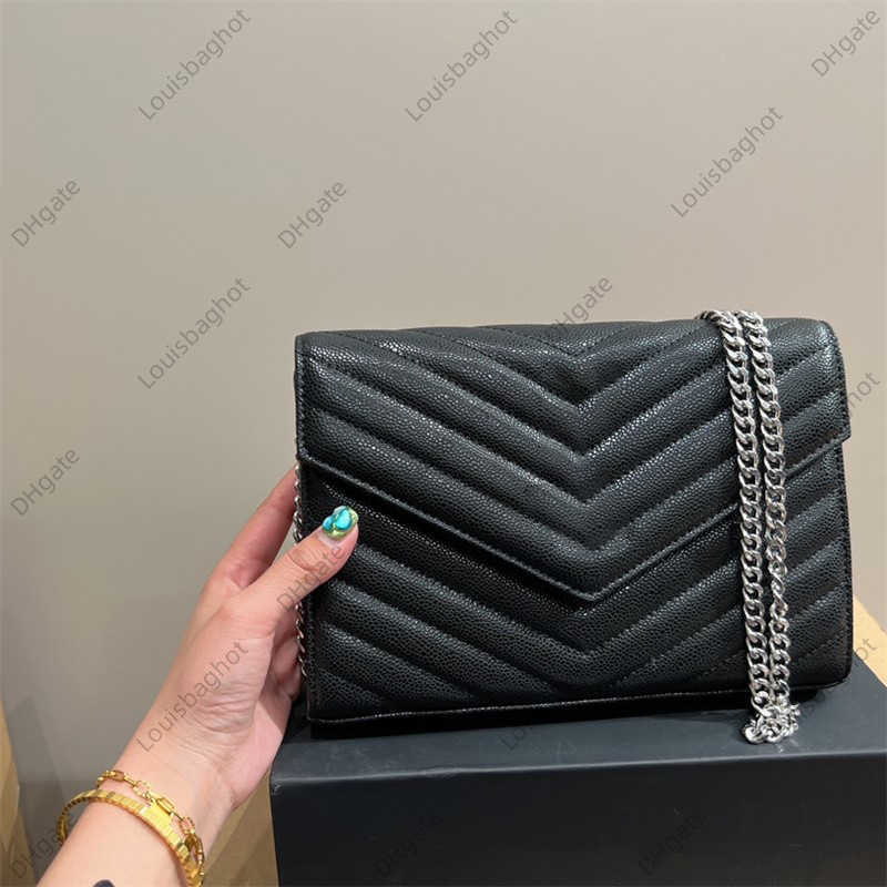 Handbags Shoulder Luxurys Bags Metal Chain Gold Silver Women Handbag Genuine Leather Bag Flip Cover Diagonal Messenger Crossbody Handbag Purse
Handbags Shoulder Luxurys Bags Metal Chain Gold Silver Women Handbag Genuine Leather Bag Flip Cover Diagonal Messenger Crossbody Handbag Purse