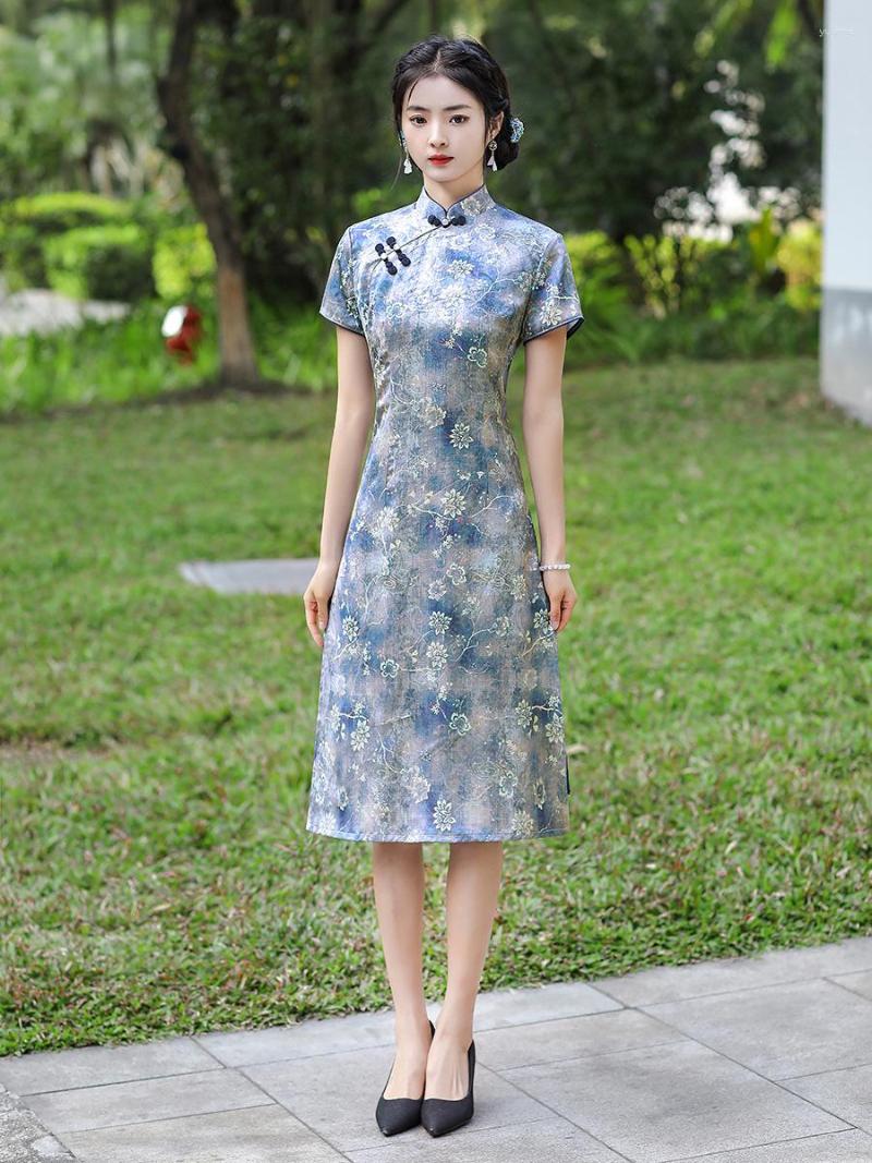 Ethnic Clothing Elegant Short Sleeves Cotton Linen High Split Aodai Cheongsam Traditional Mandarin Collar Qipao Retro Chinese Women Dress
Ethnic Clothing Elegant Short Sleeves Cotton Linen High Split Aodai Cheongsam Traditional Mandarin Collar Qipao Retro Chinese Women Dress