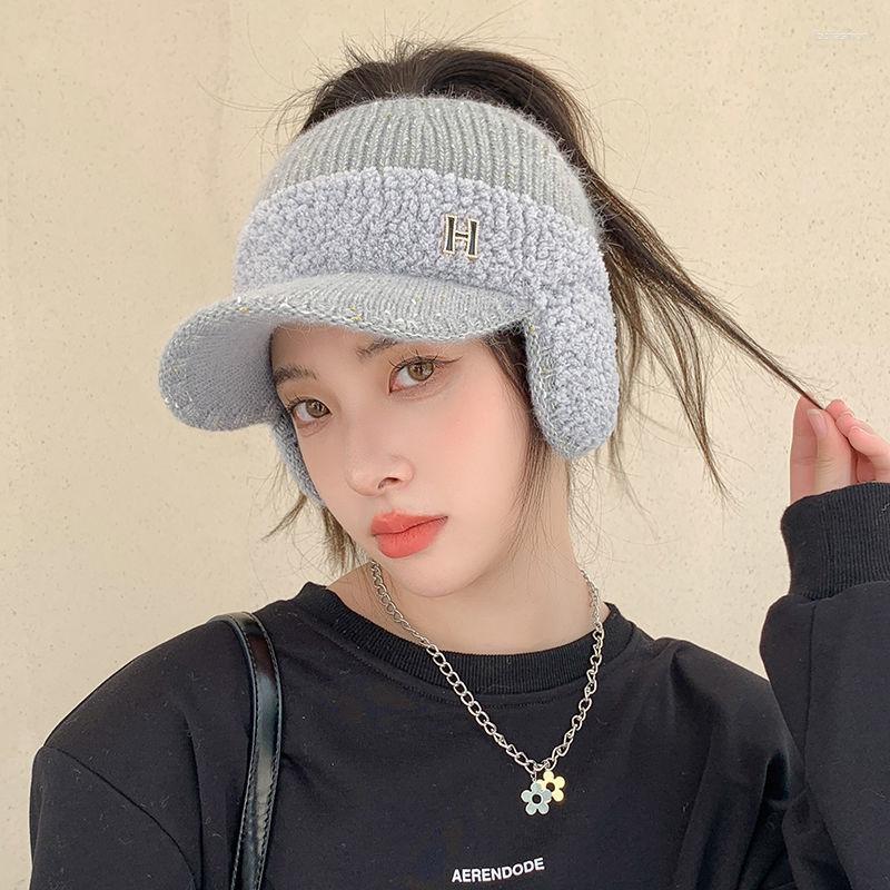 Visors Fashion Hats Women Autumn Winter Sports Empty Caps Female Knit Baseball Cap Cycling Ear Protection Sunhat Bomber
Visors Fashion Hats Women Autumn Winter Sports Empty Caps Female Knit Baseball Cap Cycling Ear Protection Sunhat Bomber