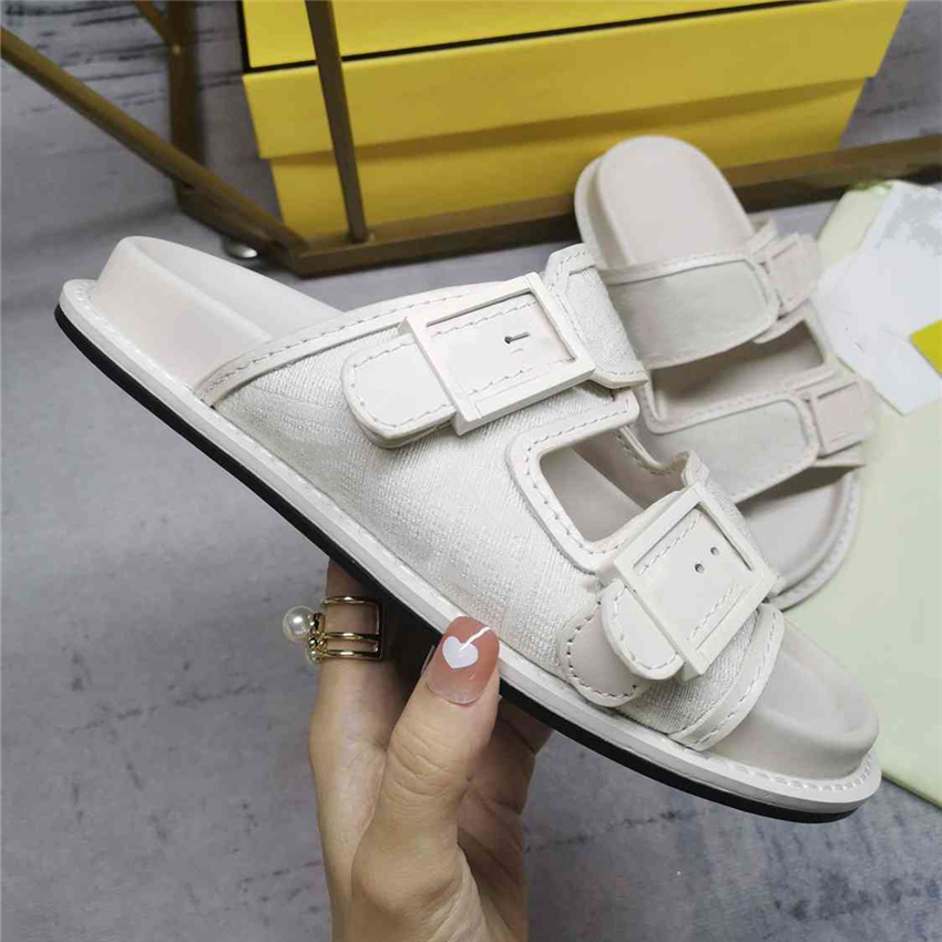 Fashion Slippers 2023 Fendyity Luxury Design Summer Men and Women Flat Shoes Thick Sole Leather Rubber Letter Logo Casual Cartoon Slippers 03-07
Fashion Slippers 2023 Fendyity Luxury Design Summer Men and Women Flat Shoes Thick Sole Leather Rubber Letter Logo Casual Cartoon Slippers 03-07