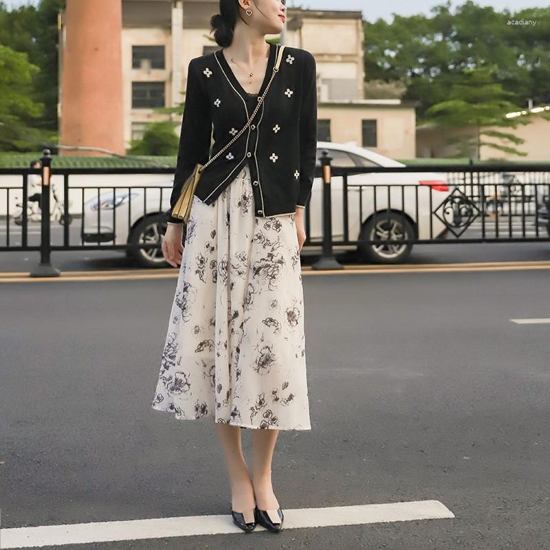 Skirts 2023 Summer Art Small Fresh Retro Ink Print Skirt High Waist Thin Casual Simple Women A-line Long Tide, Green
Skirts 2023 Summer Art Small Fresh Retro Ink Print Skirt High Waist Thin Casual Simple Women A-line Long Tide, Green
