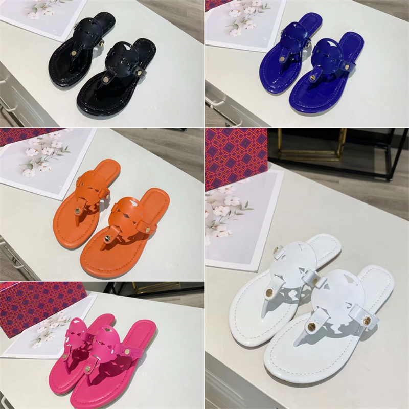 Luxury designer sandals Metal button pressed leather sandals Women's slide Slide Luxury slippers Tory flip flops slide slide Outdoor shoes Beach 2023 new, Color19
Luxury designer sandals Metal button pressed leather sandals Women's slide Slide Luxury slippers Tory flip flops slide slide Outdoor shoes Beach 2023 new, Color19