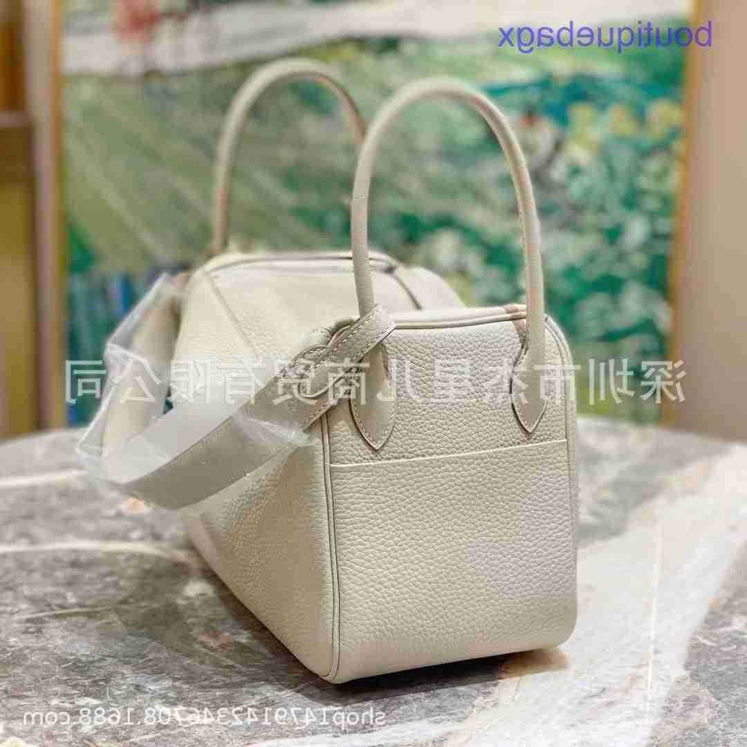 Authentic merchandise Genuine Lindi Bags H Home for sale She used to sew h family oblique cross by hand Female doctor Bao wrapped TC leatherHave Real Logo, White4
Authentic merchandise Genuine Lindi Bags H Home for sale She used to sew h family oblique cross by hand Female doctor Bao wrapped TC leatherHave Real Logo, White4