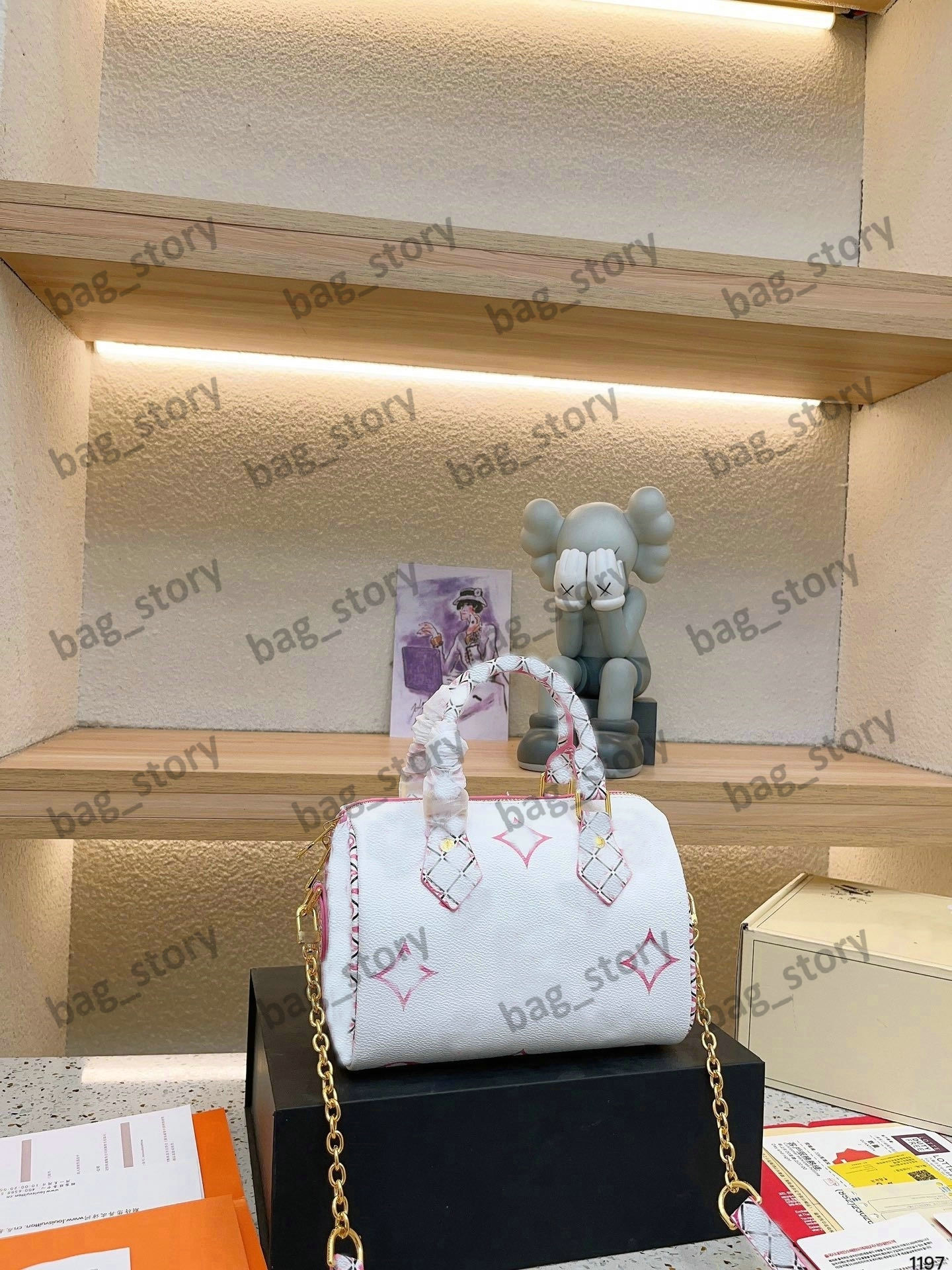Women's Designer Handbag By The Pool Summer Degrade Speedy Bandouliere 20 Boston Bag SPEEDY 20cm Purse Giant Monograms Flower Shoudler Bag Luxurys Crossbody
Women's Designer Handbag By The Pool Summer Degrade Speedy Bandouliere 20 Boston Bag SPEEDY 20cm Purse Giant Monograms Flower Shoudler Bag Luxurys Crossbody