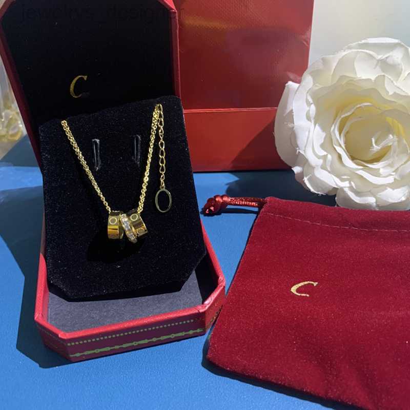 Designers necklace luxurys jewelry Diamond Ring pendant design necklaces Elegant versatile trendy style Christmas Valentine Day jewelrys very nice
Designers necklace luxurys jewelry Diamond Ring pendant design necklaces Elegant versatile trendy style Christmas Valentine Day jewelrys very nice