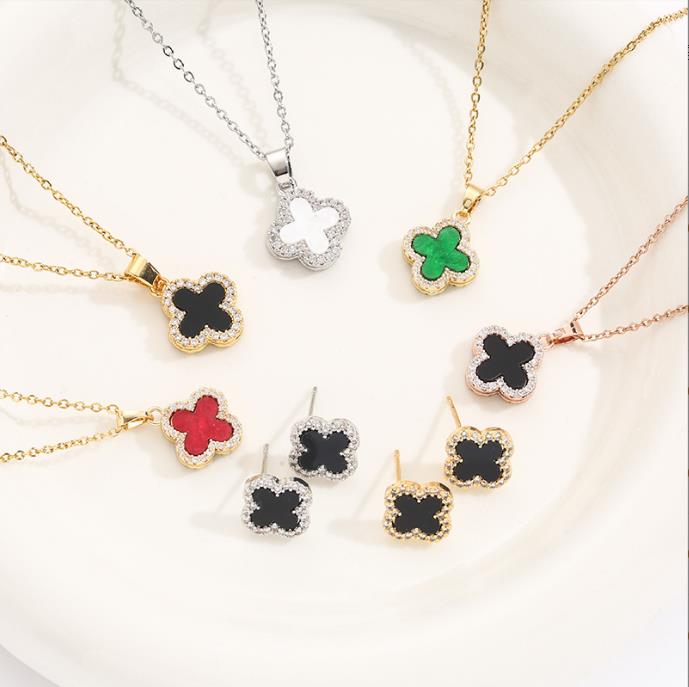 18K Gold Plated Necklaces Luxury Designer Necklace Two-sided Flowers Four-leaf Clover Cleef Fashional Pendant Necklace Wedding Party Jewelry
18K Gold Plated Necklaces Luxury Designer Necklace Two-sided Flowers Four-leaf Clover Cleef Fashional Pendant Necklace Wedding Party Jewelry