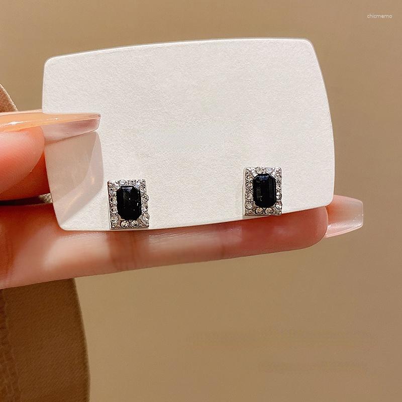 Stud Earrings Vintage Black Zircon For Women Girls Korean Retro Small Cute Geometric Wedding Party Fashion Jewelry Gift
Stud Earrings Vintage Black Zircon For Women Girls Korean Retro Small Cute Geometric Wedding Party Fashion Jewelry Gift