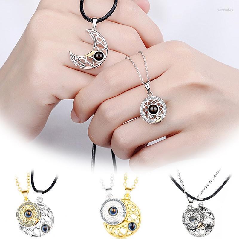 Pendant Necklaces 2Pcs Magnetic Couple Matching Necklace 100 Languages I Love You Projection Sun Moon Heart Shape Magnet Paired Lover Gift
Pendant Necklaces 2Pcs Magnetic Couple Matching Necklace 100 Languages I Love You Projection Sun Moon Heart Shape Magnet Paired Lover Gift