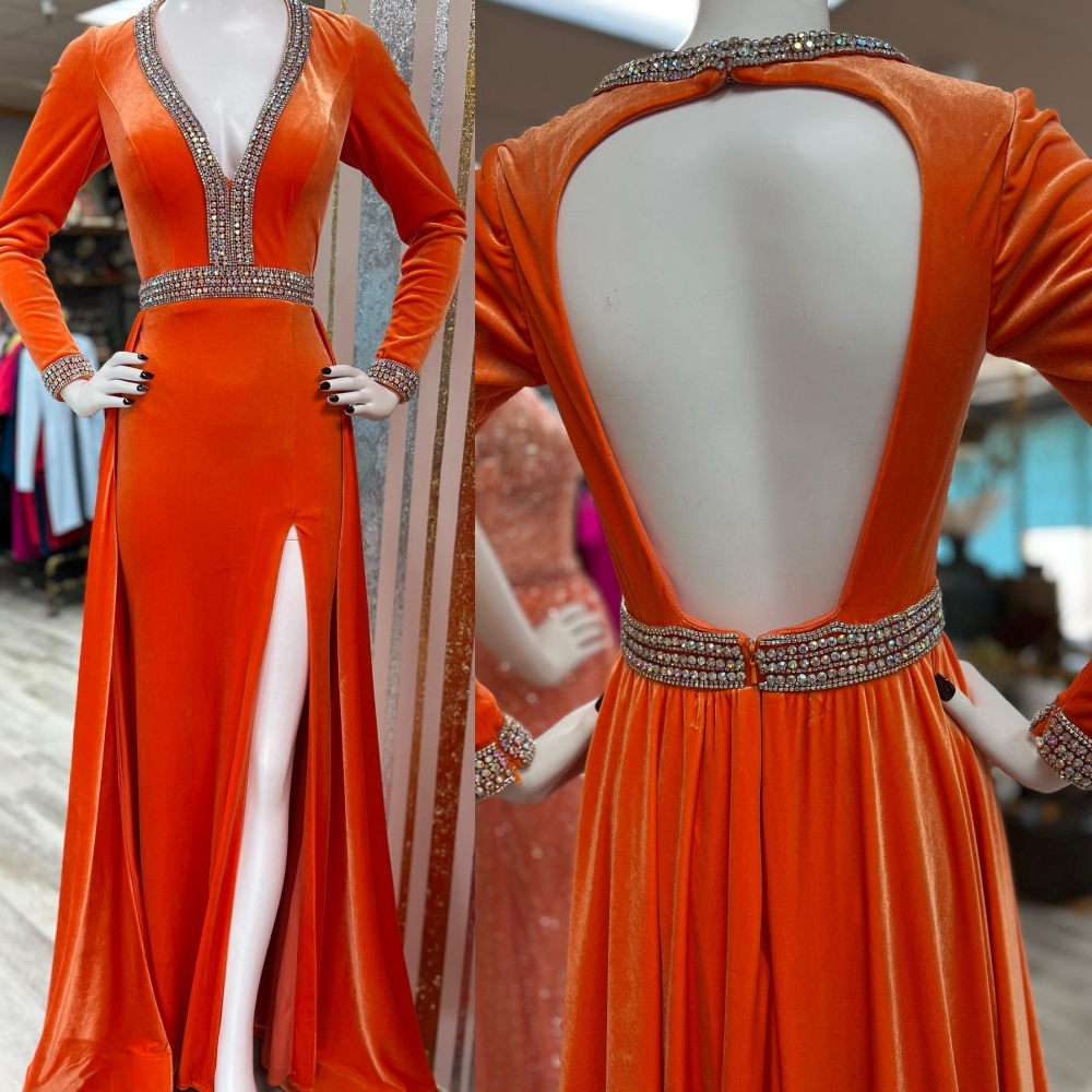 Saudi Arabia Velvet Formal Event Dress 2024 Long Sleeves Fitted Luxury Crystal Deep V-Neck Orange Pageant Prom Birthday Evening Party Gown for Lady High Slit Keyhole, Same as image-orange
Saudi Arabia Velvet Formal Event Dress 2024 Long Sleeves Fitted Luxury Crystal Deep V-Neck Orange Pageant Prom Birthday Evening Party Gown for Lady High Slit Keyhole, Same as image-orange