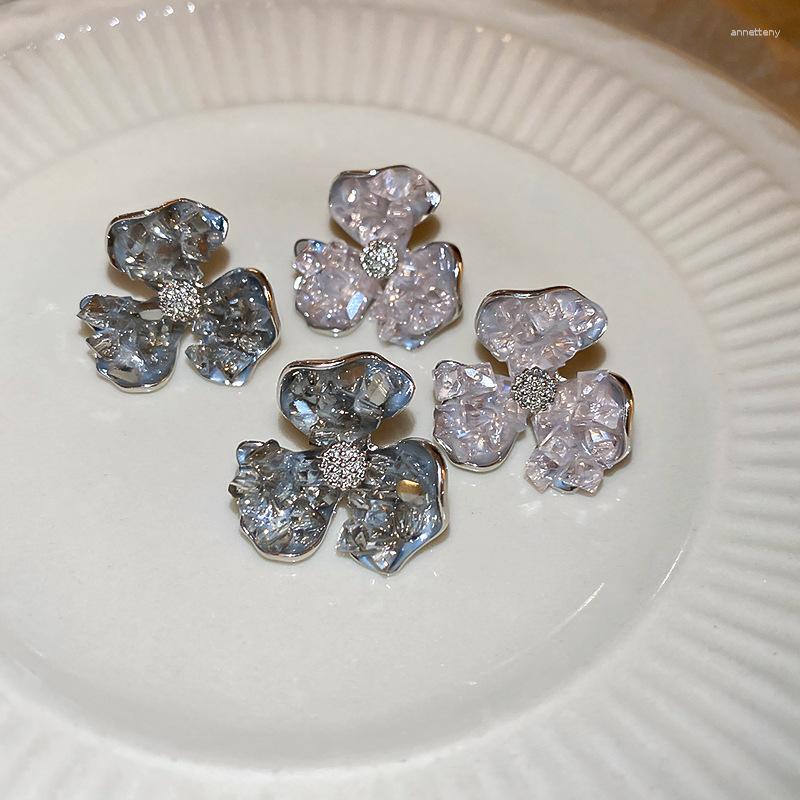 Stud Earrings 2023 Korean Flower Crystal Exquisite Temperament Small Fashion Simple Women's Jewelry