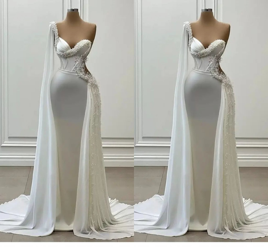 Plus Size Mermaid Wedding Dresses Bohemian Pearls One Shoulder Sweetheart Watteau Train Beach Bridal Gown Boho Vestido De Novia