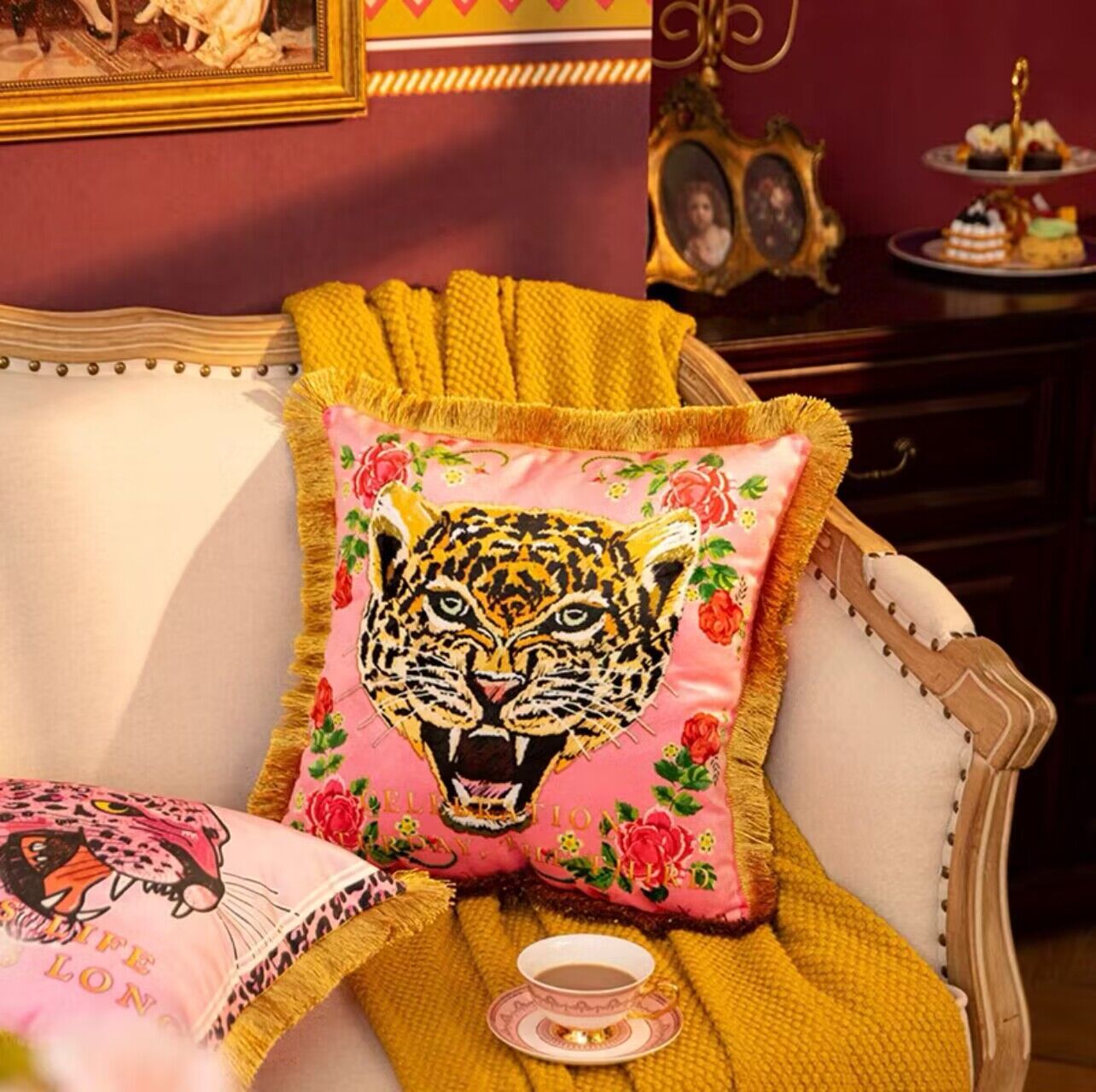 Luxury designer printing pillowcase cushion cover 45*45cm Home and car decoration creative new home gifts fashion Home Textiles
Luxury designer printing pillowcase cushion cover 45*45cm Home and car decoration creative new home gifts fashion Home Textiles