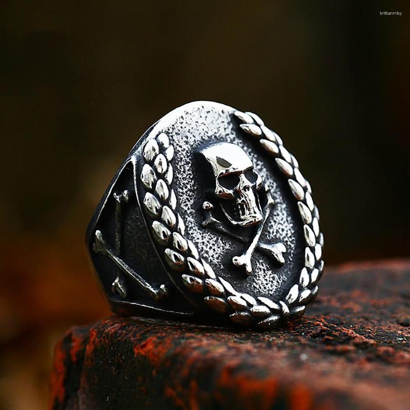 Cluster Rings Vintage Men's Vampire Skull Bone Ring Stainless Steel Heavy Metal Male Gothic Amulet Jewelry Gifts Wholesale
Cluster Rings Vintage Men's Vampire Skull Bone Ring Stainless Steel Heavy Metal Male Gothic Amulet Jewelry Gifts Wholesale