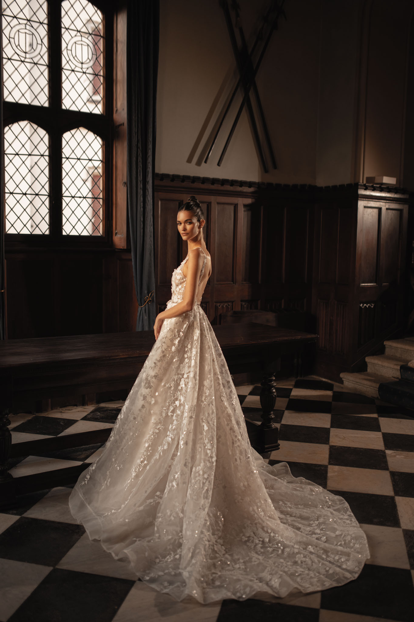 Berta A Line Dresses For Bride V Neck Slit Lace Wedding Dress Vestidos De Novia Backless Appliques Designer Bridal Gowns 0515