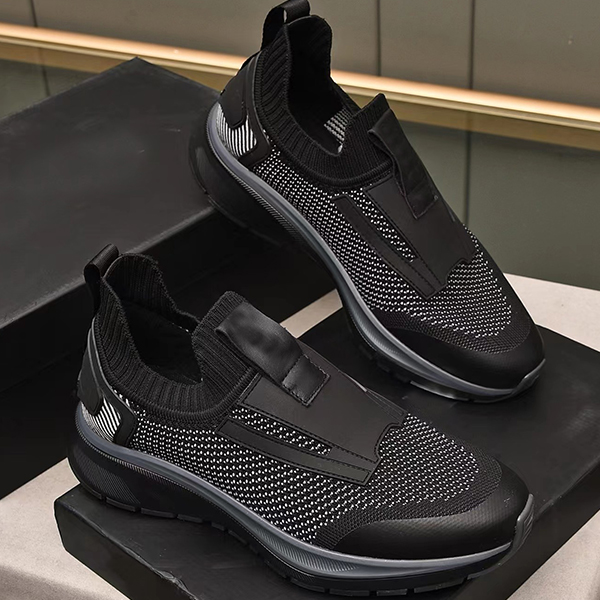 New knitted net surface breathable casual shoes outdoor hiking shoes men and women with the same type of socks shoes fashion flying woven men's shoes a foot pedal
New knitted net surface breathable casual shoes outdoor hiking shoes men and women with the same type of socks shoes fashion flying woven men's shoes a foot pedal