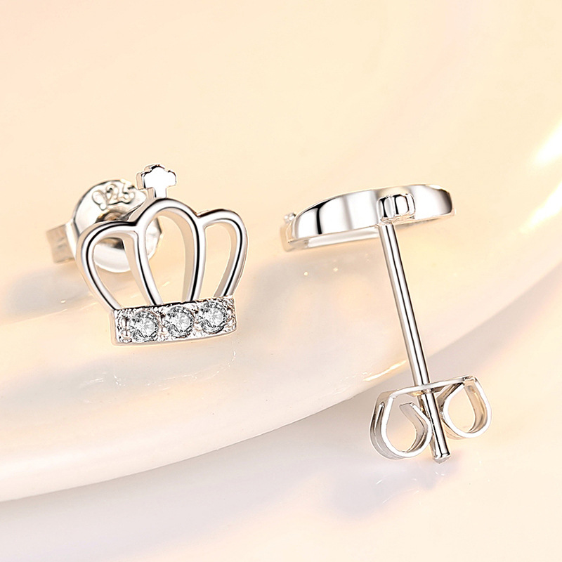 Elegant 18K Gold-Plated Crystal Stud Earrings with Zircon Accents for Women - Luxurious Design