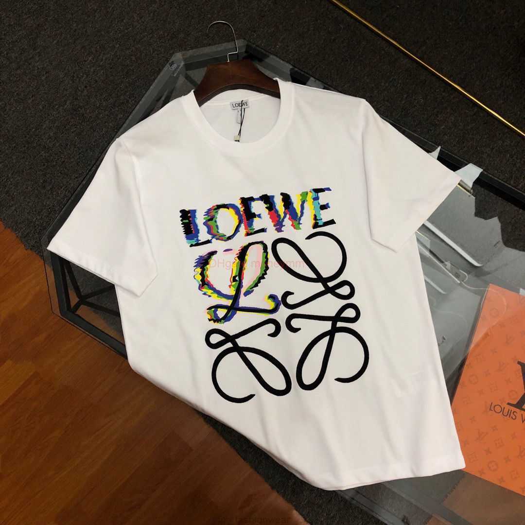 Designer Fashion Clothing Tees Tshirts Loe Loewe 2023 Colorful Printed Embroidered Round Neck Tshirt Unisex Luxury Casual Streetwear Tops Rock Hip hop Shirts for sa, White
Designer Fashion Clothing Tees Tshirts Loe Loewe 2023 Colorful Printed Embroidered Round Neck Tshirt Unisex Luxury Casual Streetwear Tops Rock Hip hop Shirts for sa, White