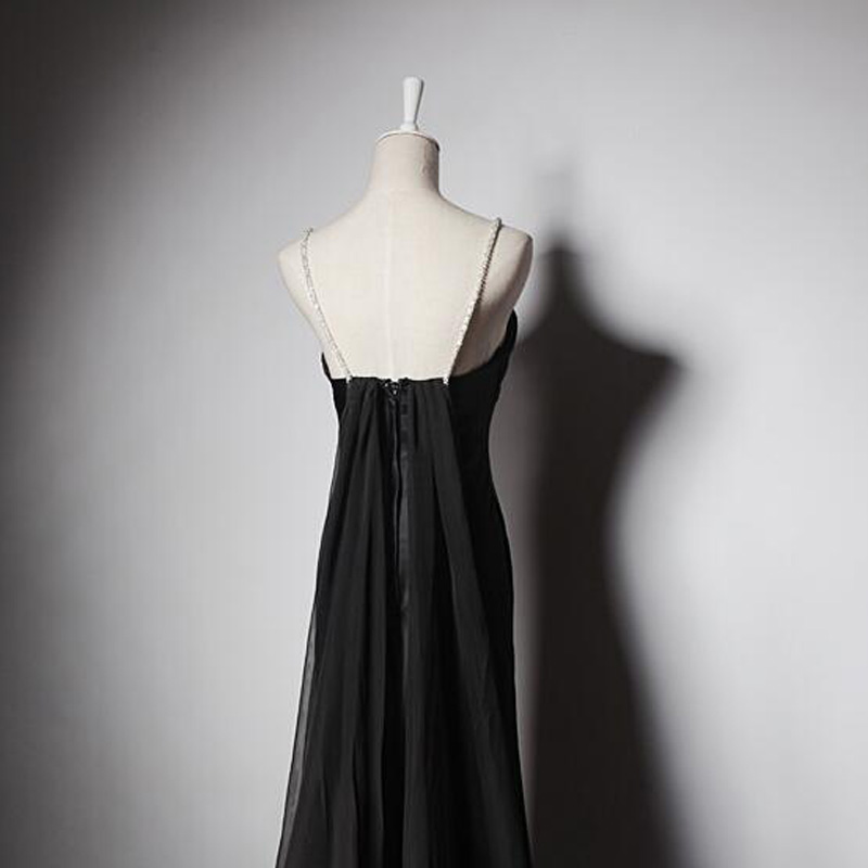 Sexy Black Evening Dress Long Prom Gowns Simple Design with Shining Beading Crystal Along the Strap