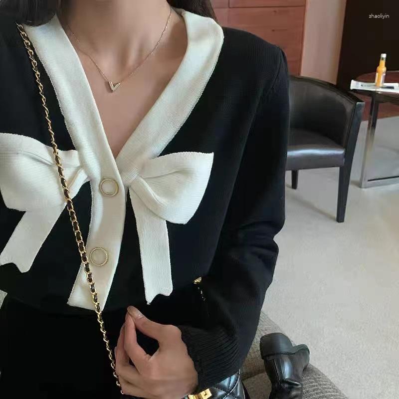 Women's Sweaters 2023 Autumn And Winter Fashion Temperament V-neck Long-sleeved Color-blocking Knitted Sweater Women All-match, Black
Women's Sweaters 2023 Autumn And Winter Fashion Temperament V-neck Long-sleeved Color-blocking Knitted Sweater Women All-match, Black
