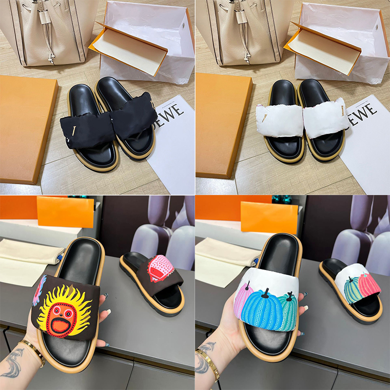 Pool Pillow designer sandals famous designer slides women shoes flip flop flat mules Slipper Padded Front Strap Slippers summer fashion slides with box size 35-45, 36
Pool Pillow designer sandals famous designer slides women shoes flip flop flat mules Slipper Padded Front Strap Slippers summer fashion slides with box size 35-45, 36