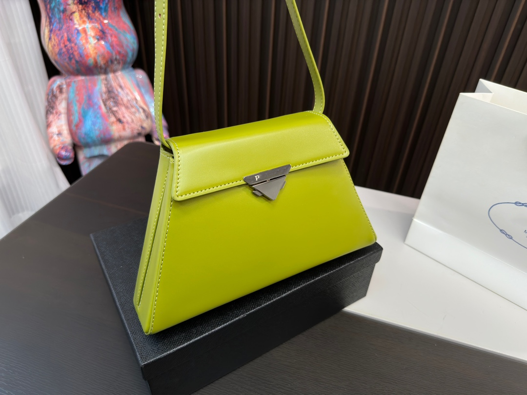 Women's Bag Retro Fashion Handbag Texture Pattern Bag Single Shoulder Crossbody Bag, White
Women's Bag Retro Fashion Handbag Texture Pattern Bag Single Shoulder Crossbody Bag, White