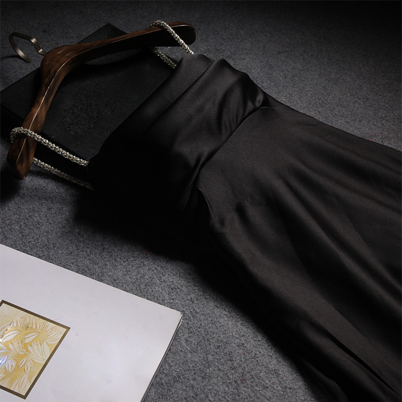 Sexy Black Evening Dress Long Prom Gowns Simple Design with Shining Beading Crystal Along the Strap