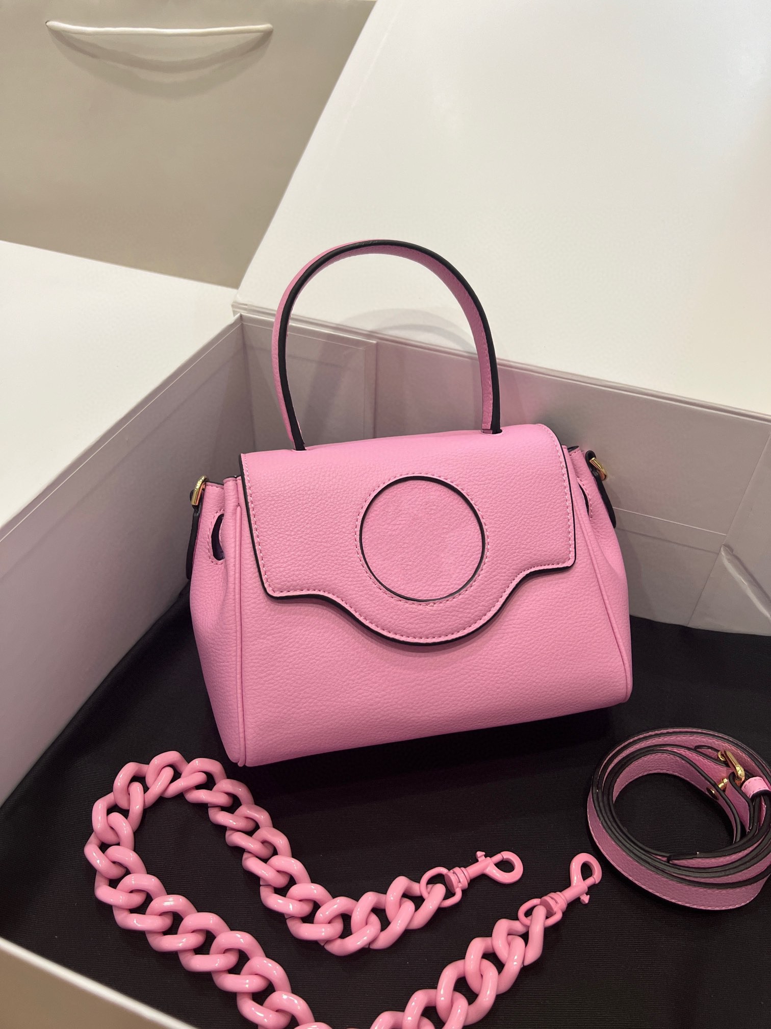 New women's handbag High-end quality crossbody bag Full leather shoulder bag with 2 detachable straps Colorful multi-color multi-color choice
New women's handbag High-end quality crossbody bag Full leather shoulder bag with 2 detachable straps Colorful multi-color multi-color choice