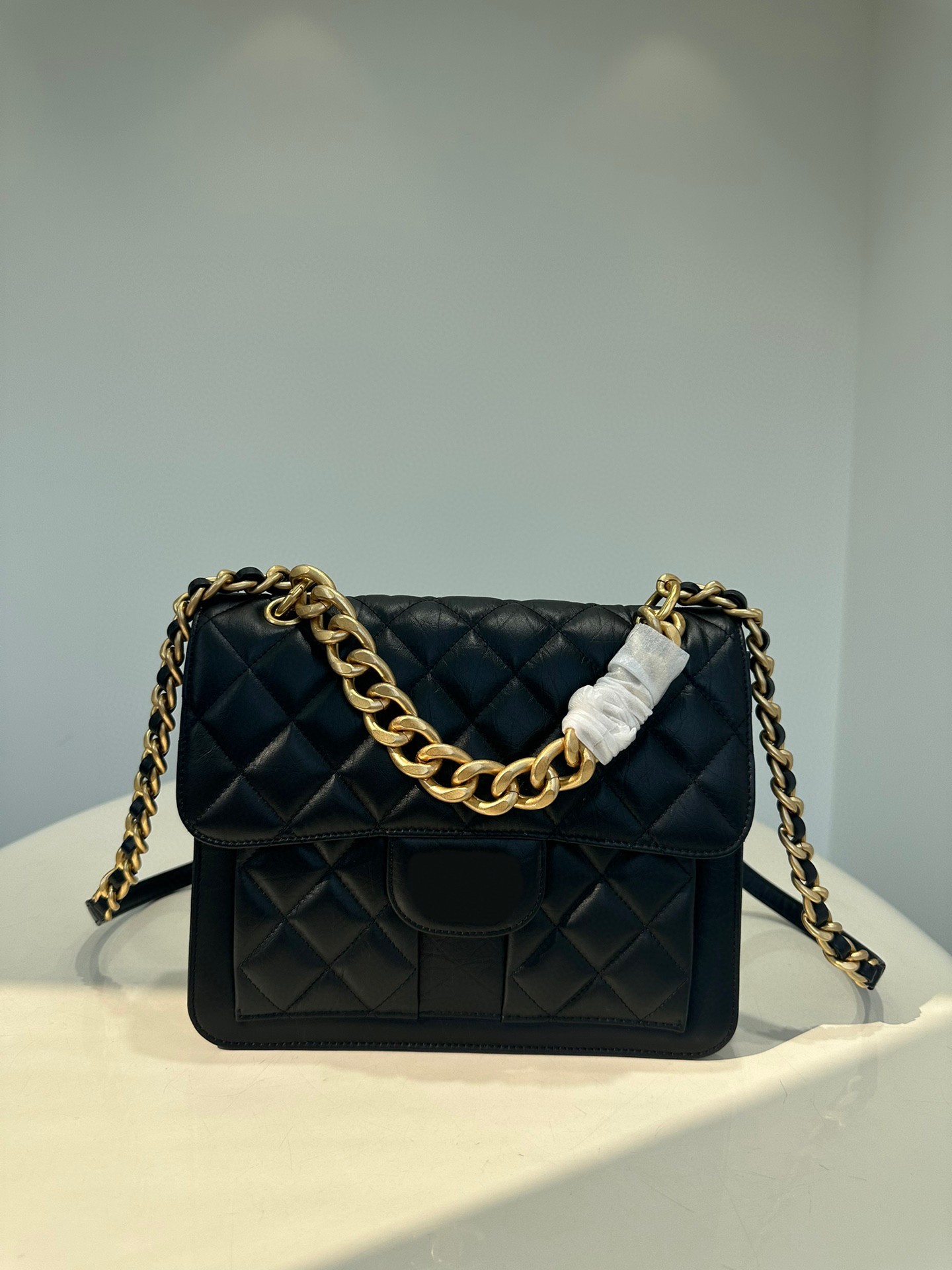2023 new unisex backpack high-end custom quality handbag bag made of pleated cowhide men and women are good-looking upper body large capacity, Black
2023 new unisex backpack high-end custom quality handbag bag made of pleated cowhide men and women are good-looking upper body large capacity, Black