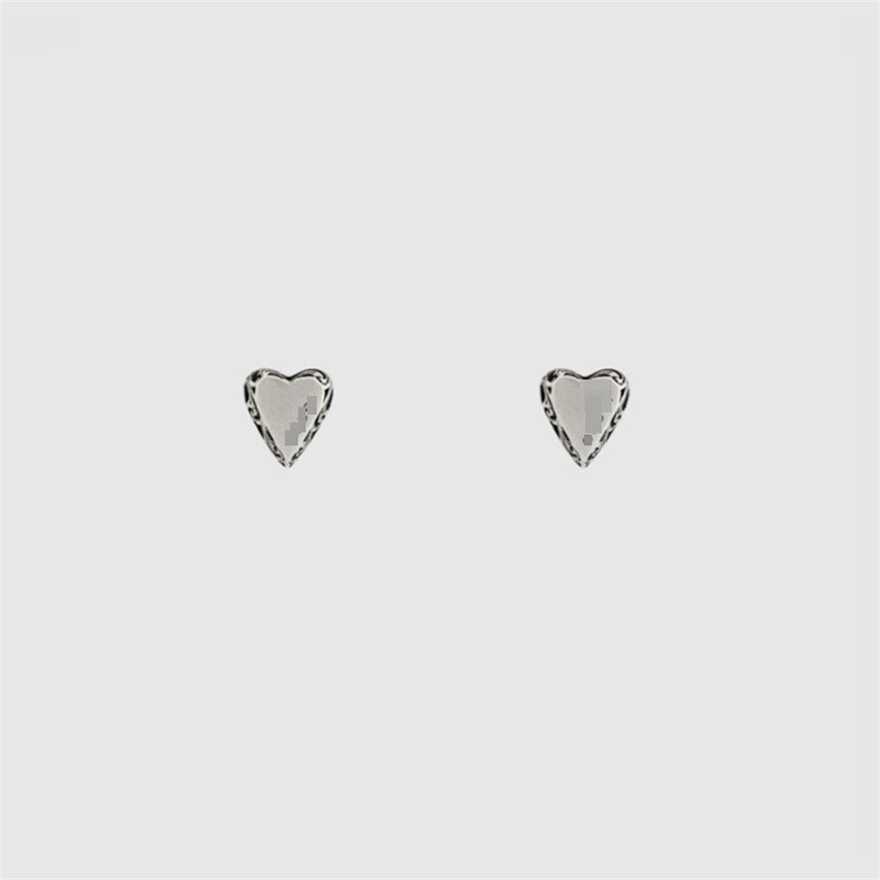 2023 Gujia 925 Sterling Silver Carved Shaped Fashion Worn G Family Heart Earstuds Gift
2023 Gujia 925 Sterling Silver Carved Shaped Fashion Worn G Family Heart Earstuds Gift