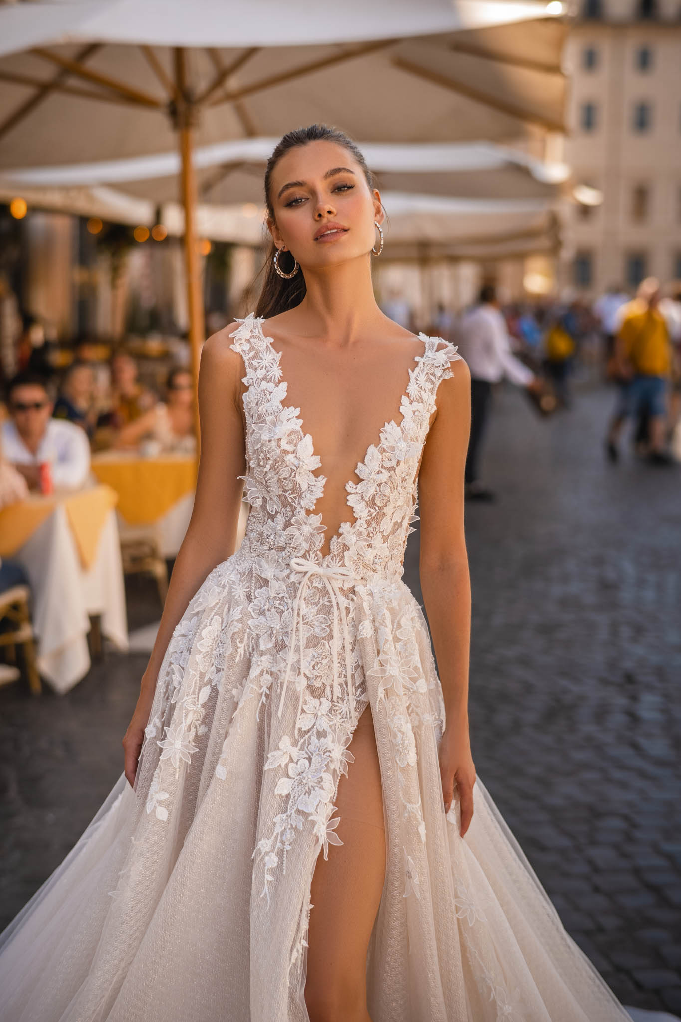 Berta A e Dresses for Bride Illusion Plunging V Neck Wedding Dress Vestidos De Novia Thigh Slit Designer Bridal Gowns