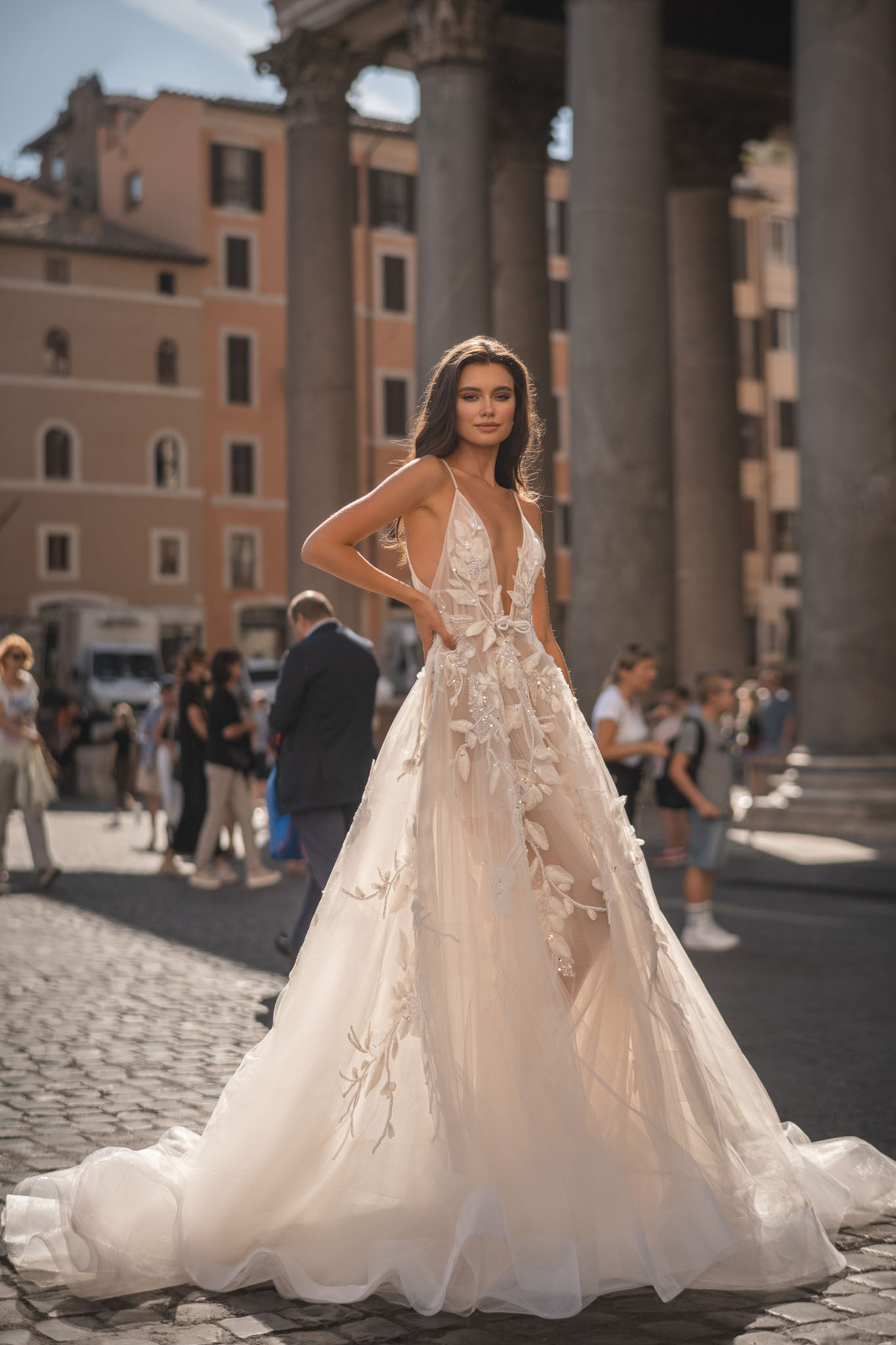 Berta A e Dresses for bride Spaghetti V Neck Backless Wedding Dress vestidos de novia Lace Appliques designer bridal gowns
