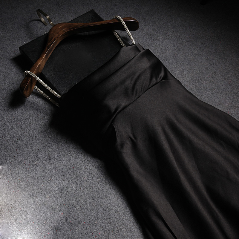 Sexy Black Evening Dress Long Prom Gowns Simple Design with Shining Beading Crystal Along the Strap