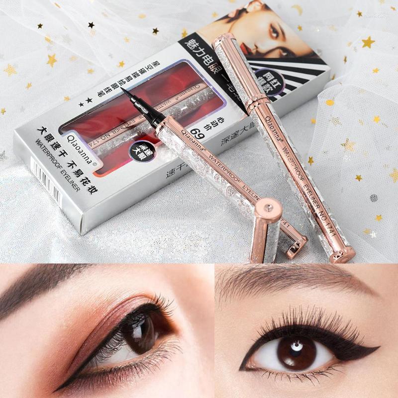Eyeliner 24H Long Lasting Black Bling Liquid Pen Delicate Waterproof Quick-dry Glitter Eye Liner Pencils Wholesale Makeup
Eyeliner 24H Long Lasting Black Bling Liquid Pen Delicate Waterproof Quick-dry Glitter Eye Liner Pencils Wholesale Makeup