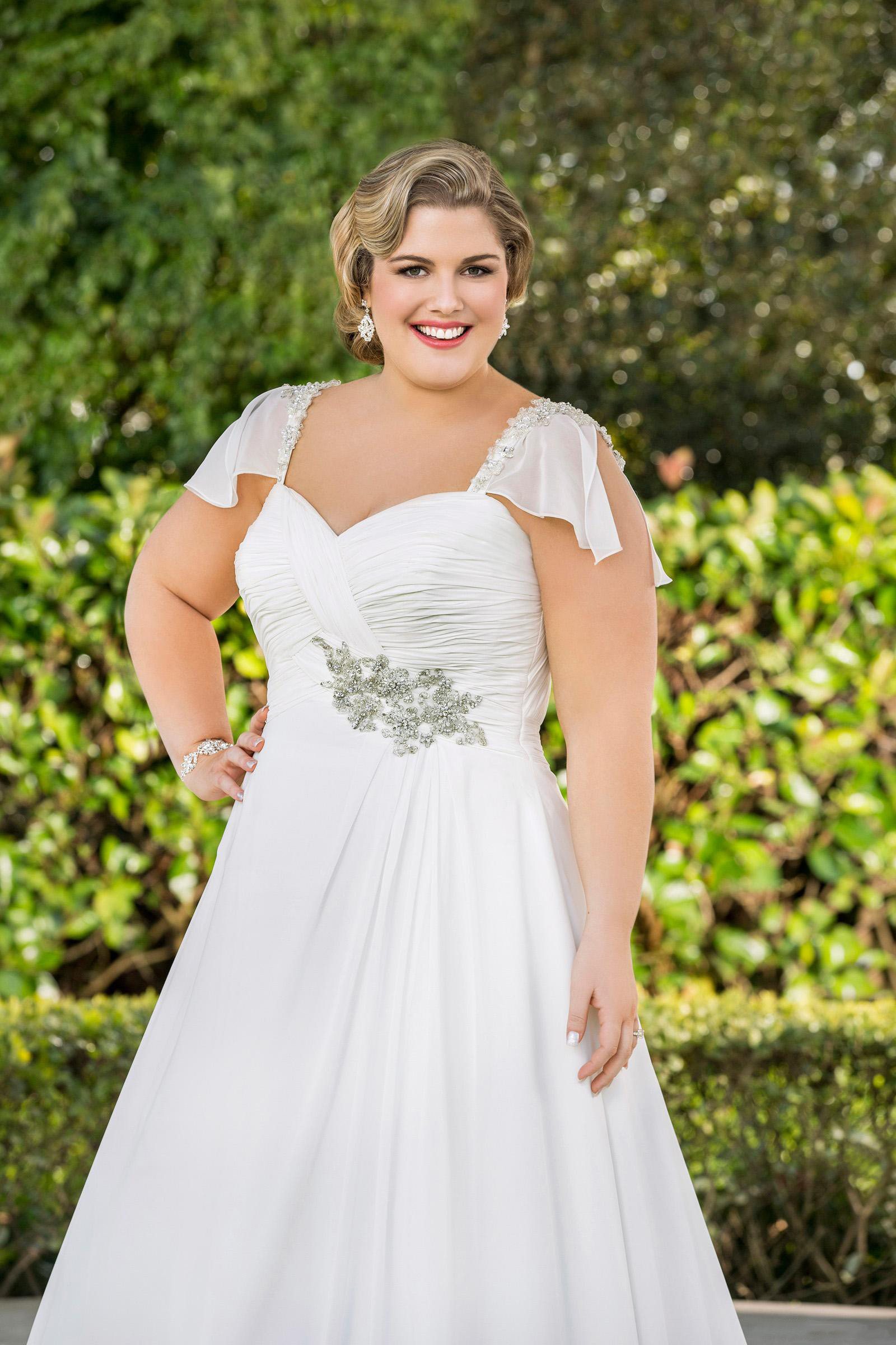 New A e Summer Beach Chiffon Wedding Dresses Plus Size Long Princess Bridal Gowns With Capped Sleeve