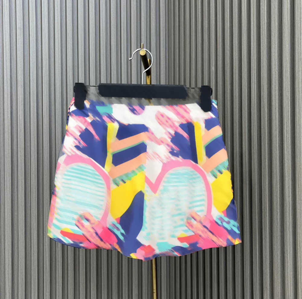 Womens Slouchy Style Shorts Loose Breathable Print Elements Waist Slimming Exquisite Retro Printed Trendy Shorts Summer Fashion Leisure Women Clothing 55
Womens Slouchy Style Shorts Loose Breathable Print Elements Waist Slimming Exquisite Retro Printed Trendy Shorts Summer Fashion Leisure Women Clothing 55