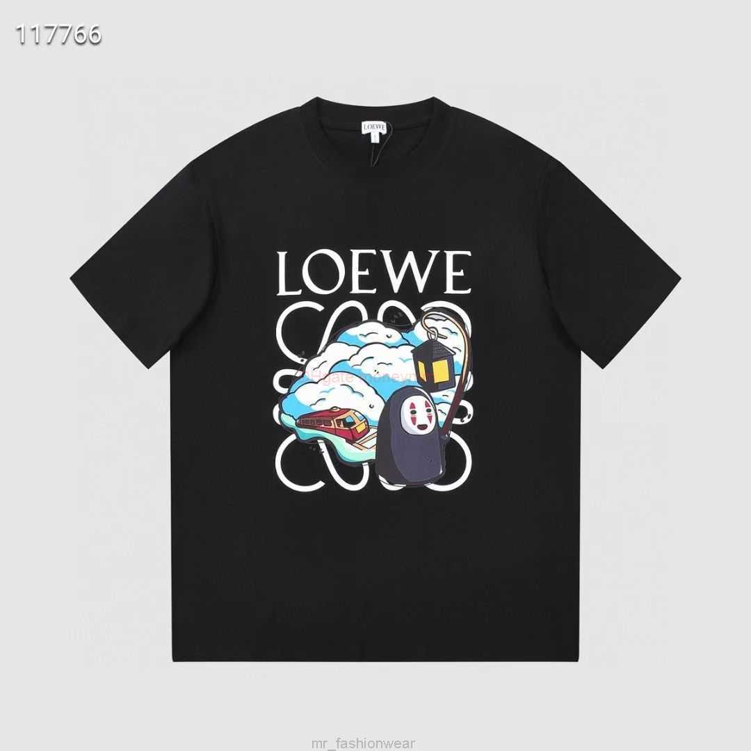 Designer Fashion Clothing Tees Tshirts Loewe New Fashion Trend Versatile Cotton Tshirt Unisex Printed High Edition Short Sleeve Luxury Casual Streetwear Tops Rock, White l0v
Designer Fashion Clothing Tees Tshirts Loewe New Fashion Trend Versatile Cotton Tshirt Unisex Printed High Edition Short Sleeve Luxury Casual Streetwear Tops Rock, White l0v