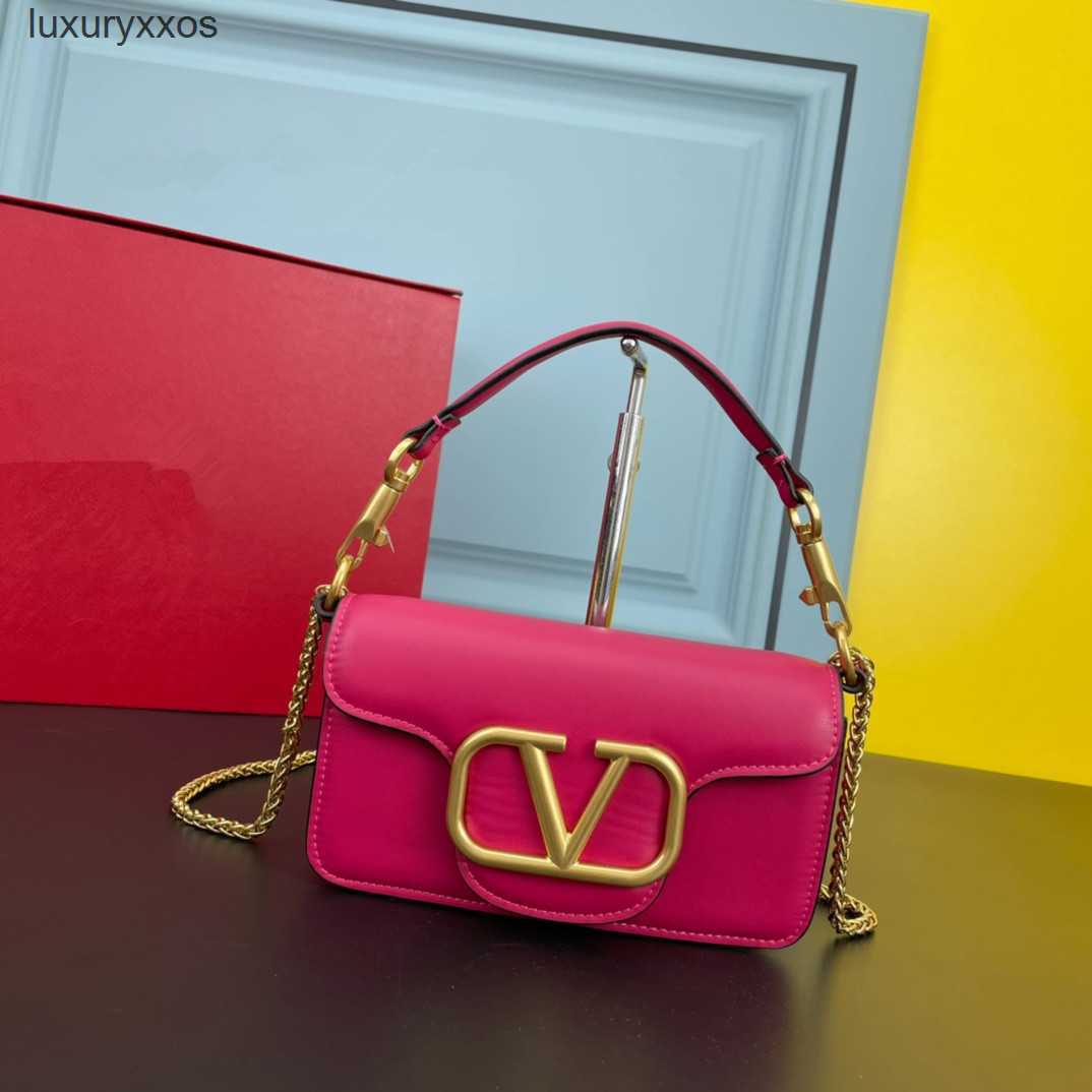 Bags Versatile Valention Star Designer Chain Women's Bag with One Shoulder Crossbody Calfskin Handbag Letter Handheld Small Square
Bags Versatile Valention Star Designer Chain Women's Bag with One Shoulder Crossbody Calfskin Handbag Letter Handheld Small Square