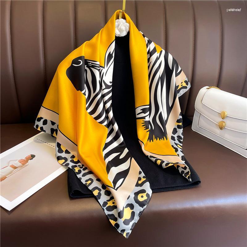 Scarves 90cm Square Silk Scarf Women Shawls Designer Leopard Print Foulard Head Wraps For Lady Neck Satin Headband FJ698
Scarves 90cm Square Silk Scarf Women Shawls Designer Leopard Print Foulard Head Wraps For Lady Neck Satin Headband FJ698