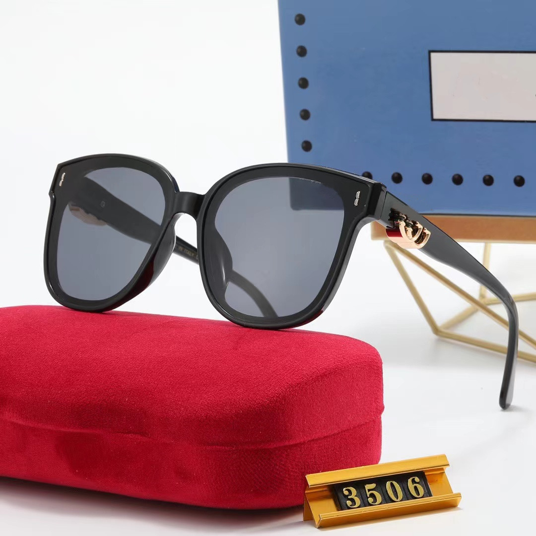 Designer Sunglasses For Women and Men Fashion Model Special UV 400 Protection Letter Big Leg Double Beam Frame Outdoor Brands Design Alloy Diamond Sunglasses 3506
Designer Sunglasses For Women and Men Fashion Model Special UV 400 Protection Letter Big Leg Double Beam Frame Outdoor Brands Design Alloy Diamond Sunglasses 3506