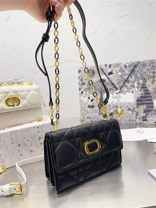 Luxury Shoulder Bags Fashion Designer Miss caro Women Cross Body Enamel Buckle Chain Bag with Box Design Genuine Leather Classical Lady Purse, Black
Luxury Shoulder Bags Fashion Designer Miss caro Women Cross Body Enamel Buckle Chain Bag with Box Design Genuine Leather Classical Lady Purse, Black