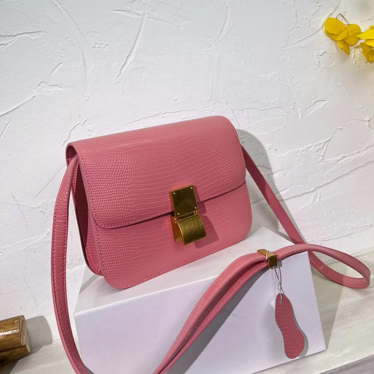 Designer design bags Luxury Tote Women's Beach Leather Fashion Handbag Black Locking Cloth Bag With Shoulder Strap Summer Small Bag, #6
Designer design bags Luxury Tote Women's Beach Leather Fashion Handbag Black Locking Cloth Bag With Shoulder Strap Summer Small Bag, #6