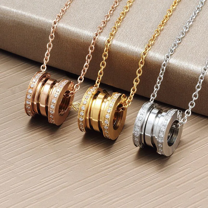 Classic designer Bulgarian luxury necklace pendant 18K gold plated chains necklaces womens mens pendants inlay aaa diamond black and white ceramic fashion designe
Classic designer Bulgarian luxury necklace pendant 18K gold plated chains necklaces womens mens pendants inlay aaa diamond black and white ceramic fashion designe