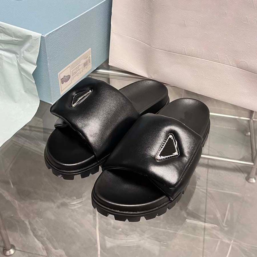 wholesale Designer sandals slides Foam Rubber sandals soft padded nappa leather sandals Women Luxury slides pool pillow thick bottom Comfort Beach shoes slippers, 6-white
wholesale Designer sandals slides Foam Rubber sandals soft padded nappa leather sandals Women Luxury slides pool pillow thick bottom Comfort Beach shoes slippers, 6-white