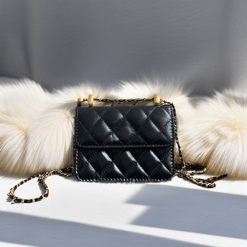 Mini WOC Bag Lambskin Crossbody Bag 10A Designer Wallet On Chain Bags With Box C087, White
Mini WOC Bag Lambskin Crossbody Bag 10A Designer Wallet On Chain Bags With Box C087, White