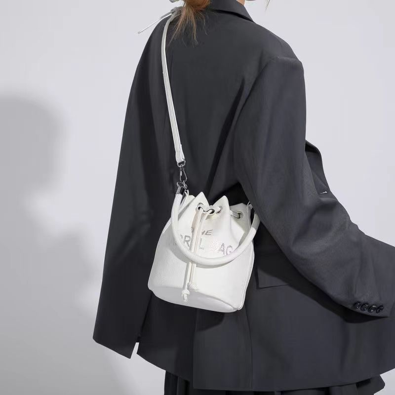 designer backpack classic pull closure the marc leather BUCKET bag Womens handbag Luxury tote Drawstring shoulder bag pink mini bag shopping Weekend travel bag, 6-14*14*17cm
designer backpack classic pull closure the marc leather BUCKET bag Womens handbag Luxury tote Drawstring shoulder bag pink mini bag shopping Weekend travel bag, 6-14*14*17cm