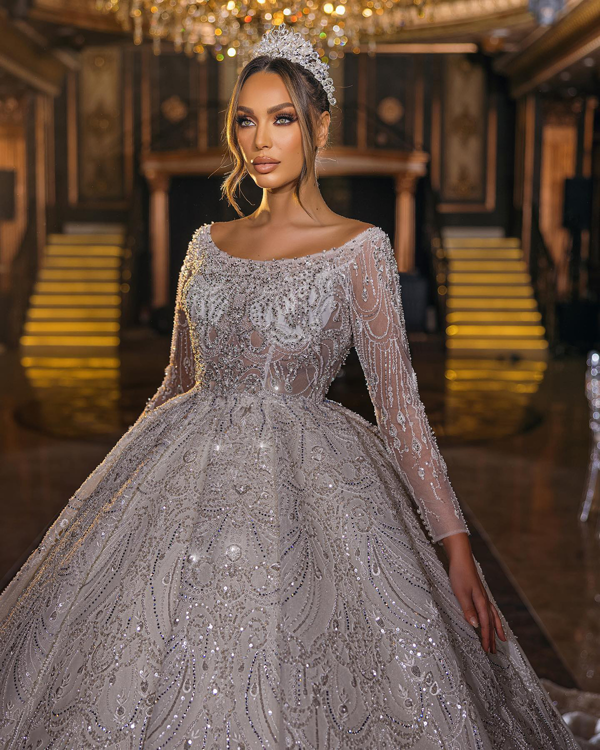 Luxury Ball Gown Wedding Dresses Long Sleeves V Neck Sequins Applique Diamonds Ruffles Bridal Gowns Beaded Long Train Lace-up Plus Size Custom Made Ve