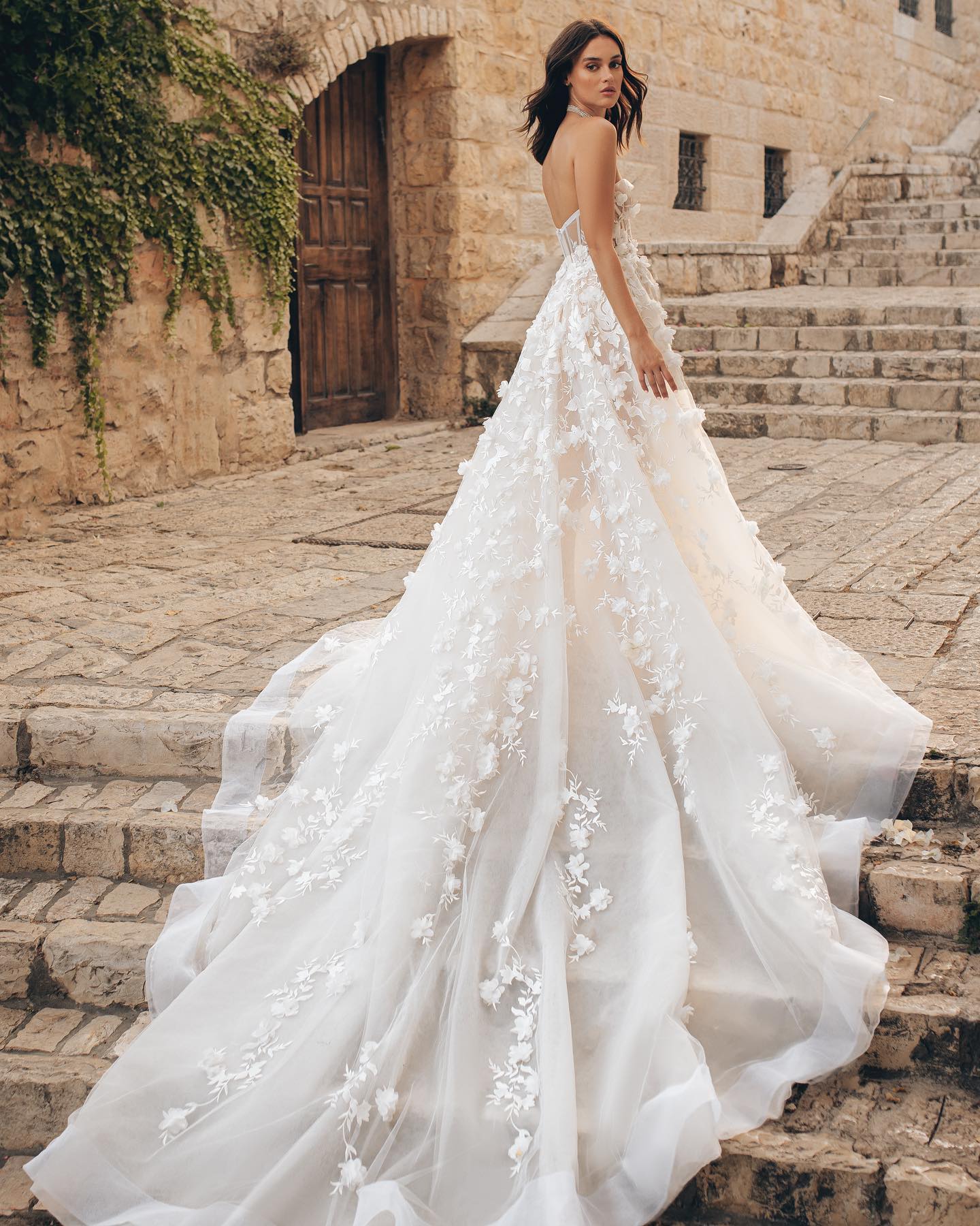 Berta A e Dresses for bride Sweetheart Lace Wedding Dress Sweep Train Backless 3D Appliques designer bridal gowns