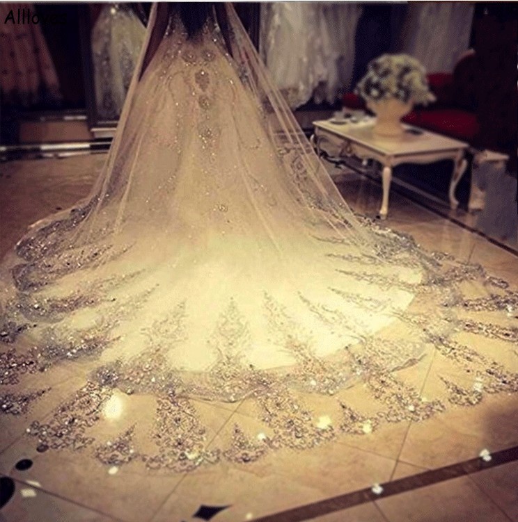 Luxury Sparkly Rhinestones Crystal Bridal Veils Long Cathedral Length Lace Appliques Beaded Wedding Veils Shiny Sequins Hair Accessories Headwear AL8229, Ivory
Luxury Sparkly Rhinestones Crystal Bridal Veils Long Cathedral Length Lace Appliques Beaded Wedding Veils Shiny Sequins Hair Accessories Headwear AL8229, Ivory