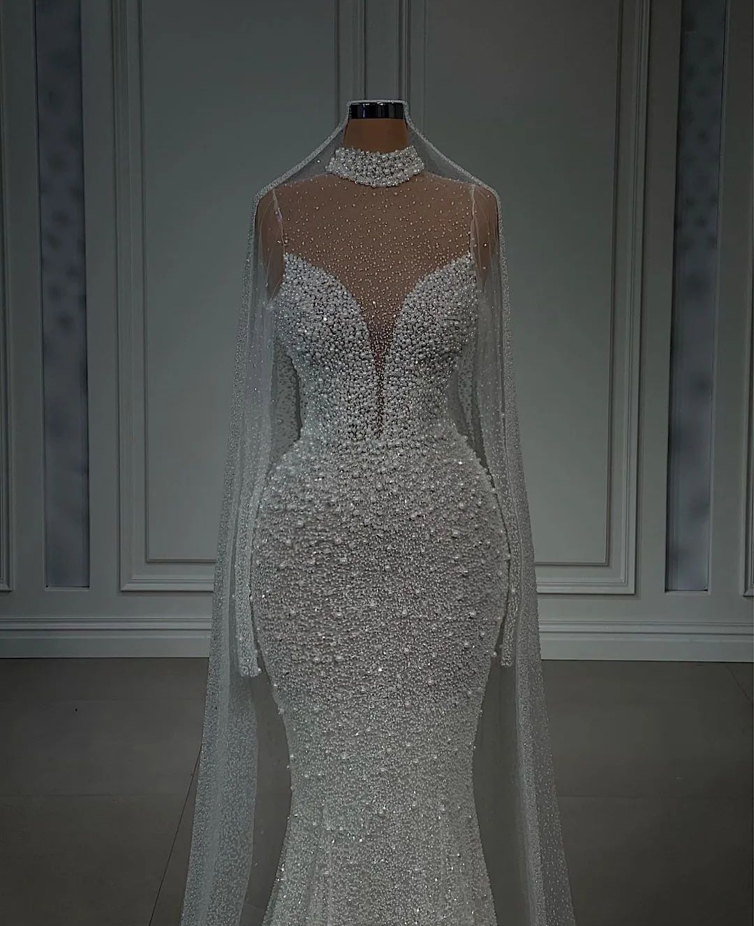 Sexy Mermaid Wedding Sleeveless V Neck Straps Beaded Sequins Pearls Appliques Bridal Gowns Formal Dresses Plus Size Vestido de novia Custom